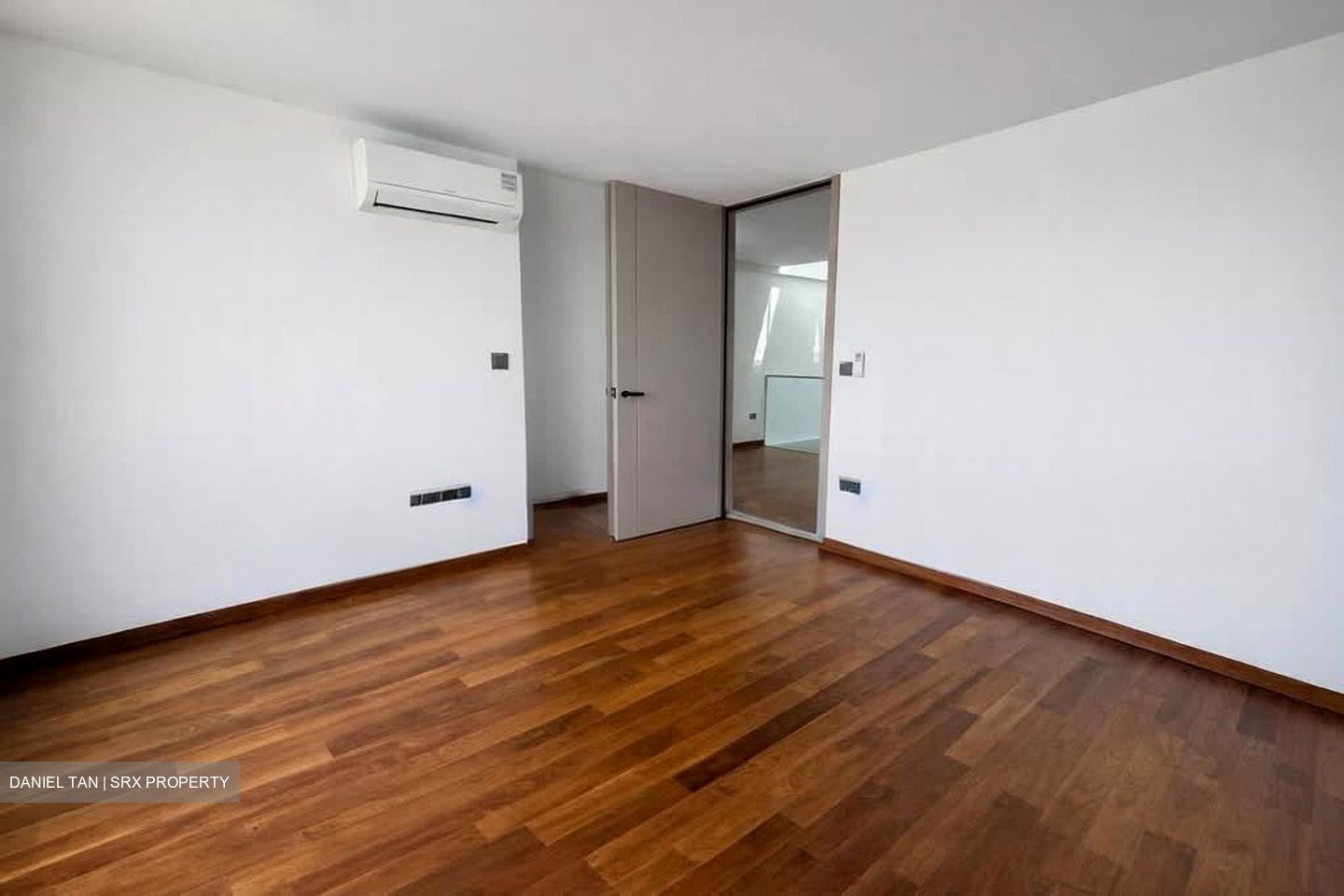 Florence Ville (D19), Terrace #574140191